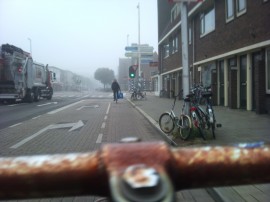 In de mist naar het station (2011-07-28 @ 07:32)