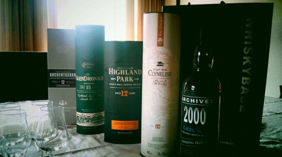 De whisky, toebehoren & presentatie zijn gereed voor de proeverij. #whiskybase.com @ 28-07-2012 19:37u