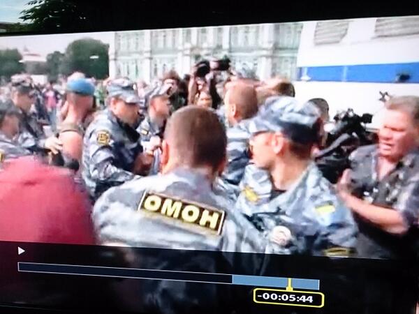 Weet de russische politie wel wat er op hun rug staat?